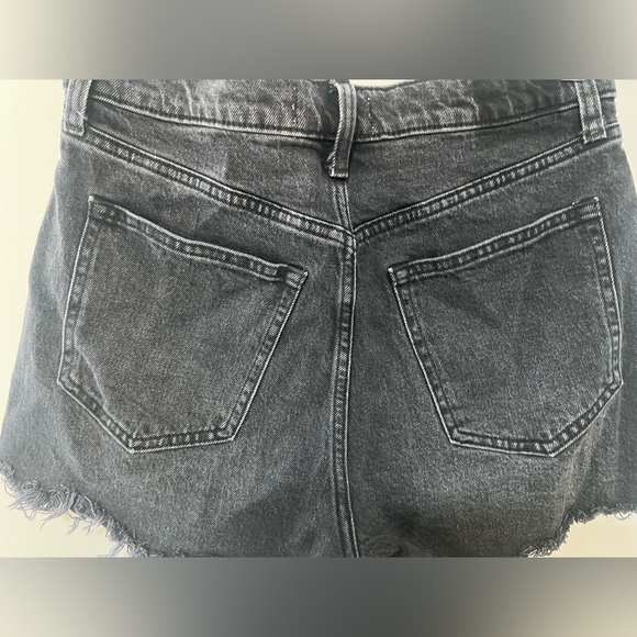 Abercrombie & Fitch High Rise 90’s Cutoff Black Denim Shorts, Size 28 - Picture 6 of 9